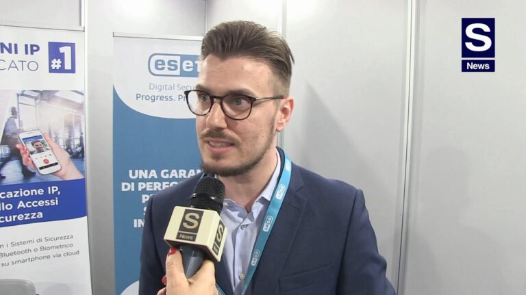 Riccardo Boccia di ESET allo stand di Allnet.Italia